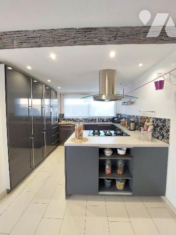 A VENDRE - GEVEZE (35) Maison de 181 m² + double garage + cave + jardin clos.
Maison de 2008 m...