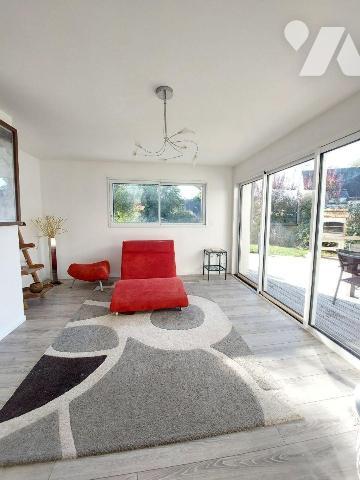 A VENDRE - GEVEZE (35) Maison de 181 m² + double garage + cave + jardin clos.
Maison de 2008 m...