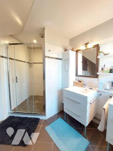 A VENDRE - GEVEZE (35) Maison de 181 m² + double garage + cave + jardin clos.
Maison de 2008 m...