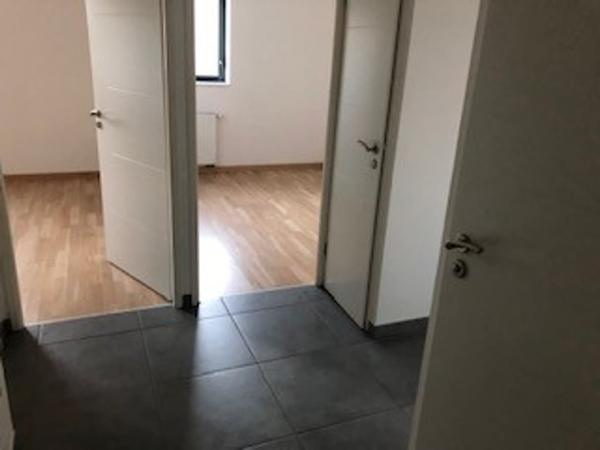 Jaude, dans résidence de standing, t3 avec parking