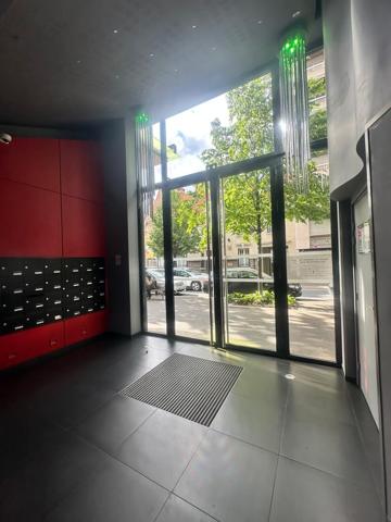 Jaude, dans résidence de standing, t3 avec parking