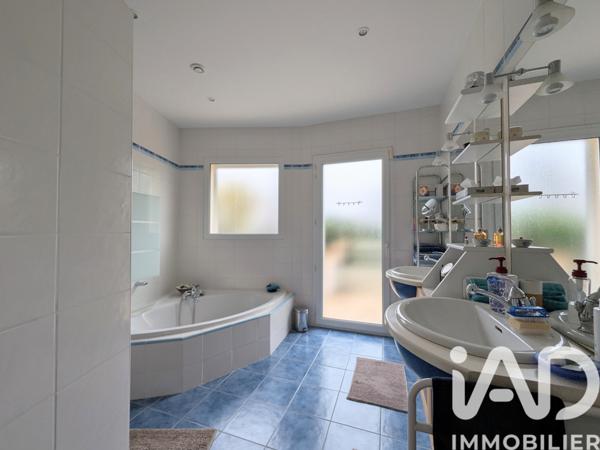 Maison à vendre 10 pièces 300 m² Puygouzon