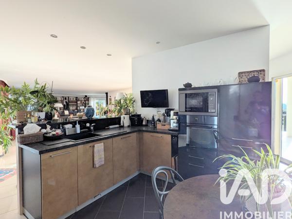 Maison à vendre 10 pièces 300 m² Puygouzon