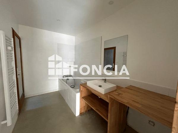 Location Maison 4 pièces 100.3 m² - 42 AVENUE JEAN MOULIN Mornas 84550