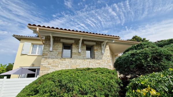 Grande maison familiale avec garage et terrain ? Proche commodités à Bergerac !