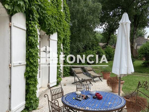 À vendre Maison 7 pièces 211 m² - La Crèche 79260