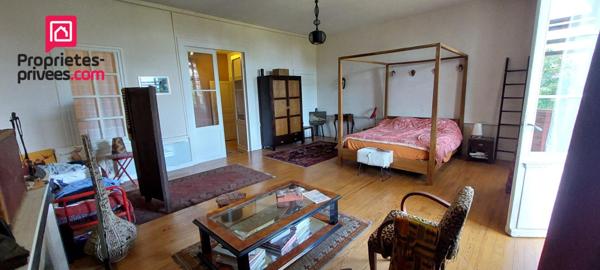 Maison  de caractère  de 185 m²  au coeur du Mas d'Agenais - volumes rares, 2 suites parentales et garage