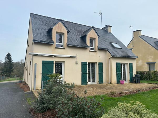 Belle artisanale, bien entretenue, excellent emplacement à Questembert !