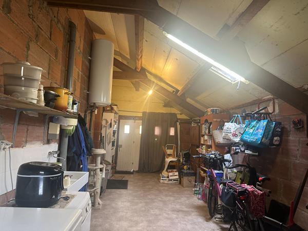 Belle artisanale, bien entretenue, excellent emplacement à Questembert !