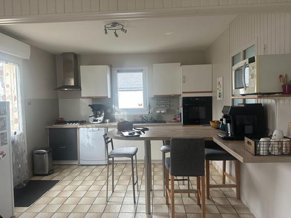 Belle artisanale, bien entretenue, excellent emplacement à Questembert !