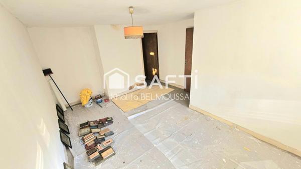 Maison de ville avec cour, véranda et cave voûtée – Virieu-le-Grand