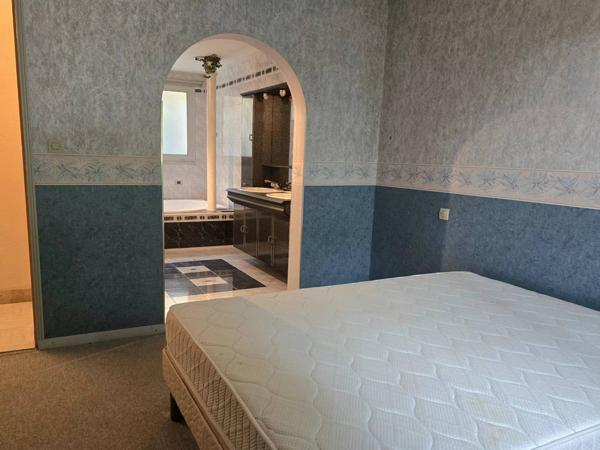 Maison d'architecte avec piscine et deux studios loués