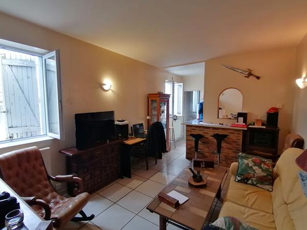 Carmaux centre ville, 2 immeubles de rapport de 345 m²