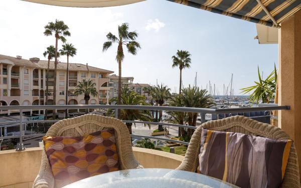 Appartement à vendre    4 pièces • 76,36 m2 Fréjus