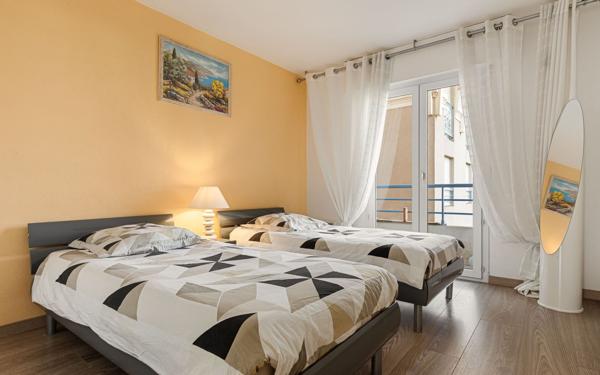 Appartement à vendre    4 pièces • 76,36 m2 Fréjus