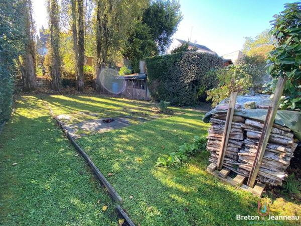 MAISON FOUGERES 5 CHAMBRES JARDIN 930 M² env.