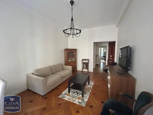 Appartement à louer 3 pièces 82m²