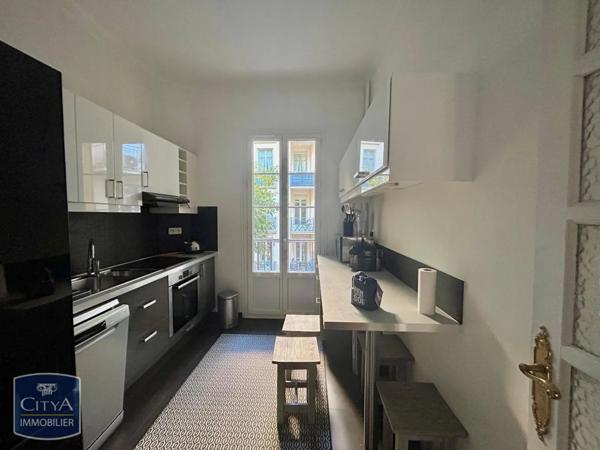 Appartement à louer 3 pièces 82m²