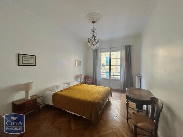 Appartement à louer 3 pièces 82m²