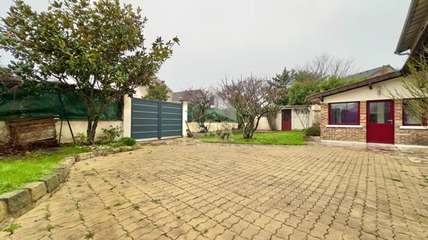 MAISON 7 PIÈCES 146M2 À ATHIS MONS, CALME ET ÉNERGIE SOLAIRE