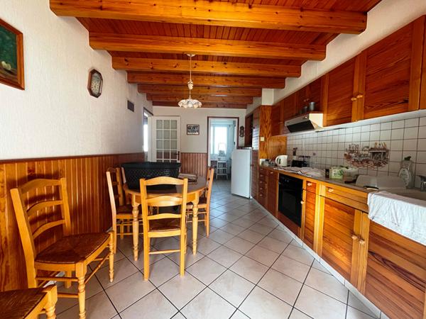 Maison L'aiguillon Sur Vie 118m² + dépendances