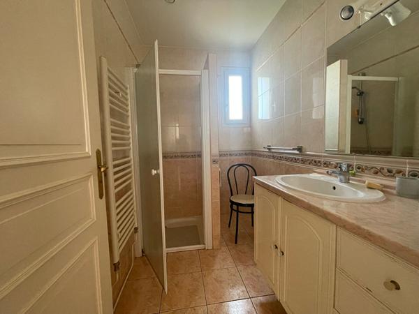 Maison L'aiguillon Sur Vie 118m² + dépendances