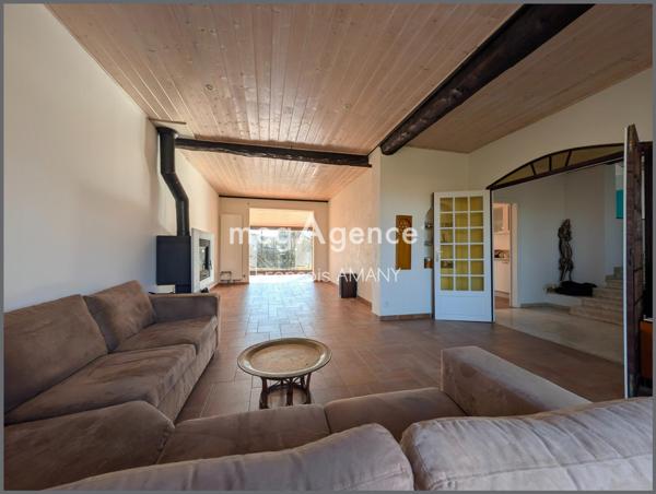 Maison à DOMMARTIN, 69380 - 6 pièces 200m²