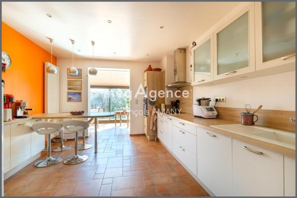 Maison à DOMMARTIN, 69380 - 6 pièces 200m²