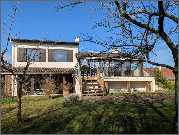 Maison à DOMMARTIN, 69380 - 6 pièces 200m²