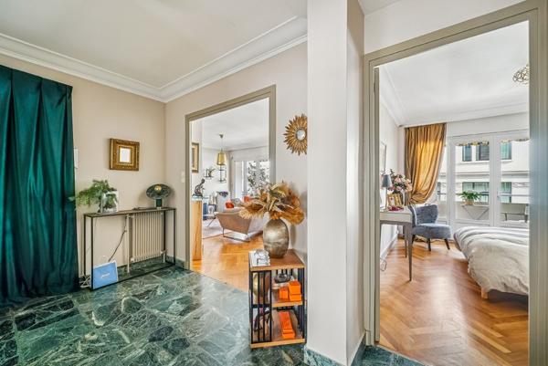 Lyon 6eme - Puvis de Chavanne: Un charmant appartement rénové de 76m2, 2 chambres, un balcon de 13m2.