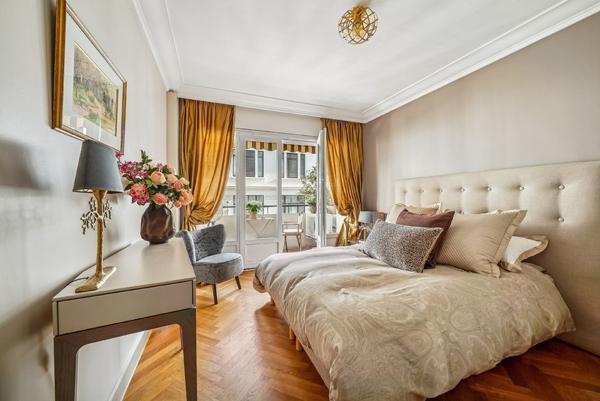 Lyon 6eme - Puvis de Chavanne: Un charmant appartement rénové de 76m2, 2 chambres, un balcon de 13m2.