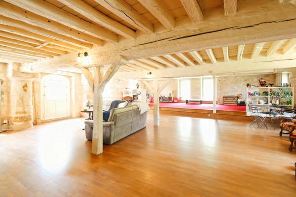 Propriété d’Exception – 454 m² habitables sur 3025 m² de terrain – Rentabilité brute estimée à +10 %