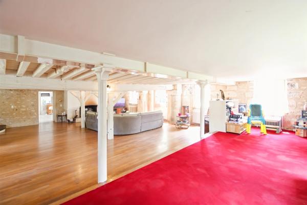 Propriété d’Exception – 454 m² habitables sur 3025 m² de terrain – Rentabilité brute estimée à +10 %