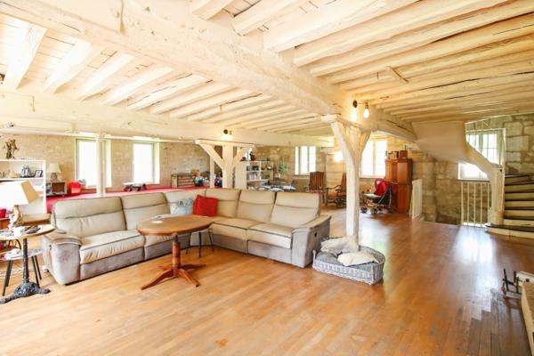 Propriété d’Exception – 454 m² habitables sur 3025 m² de terrain – Rentabilité brute estimée à +10 %