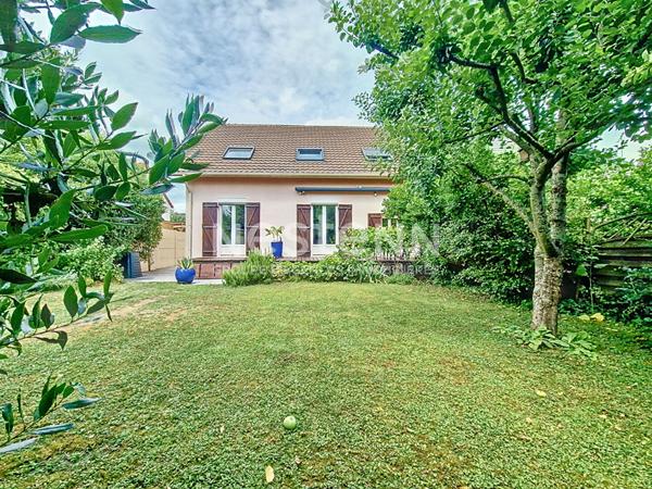 À vendre maison de 7 pièces d'environ 167m² proche gare à Bois d'Arcy