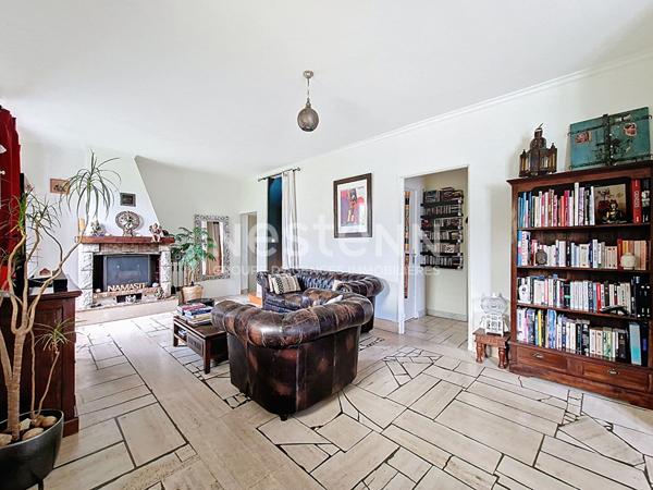 À vendre maison de 7 pièces d'environ 167m² proche gare à Bois d'Arcy