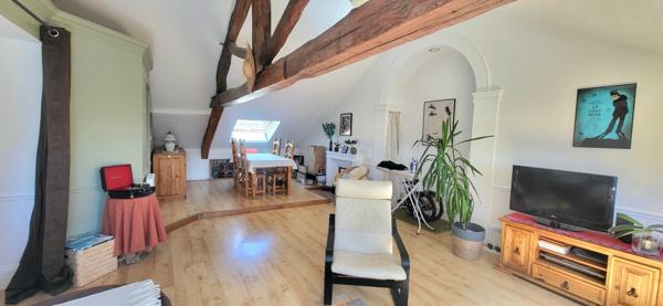 Rouen Préfecture : Bel Appt rénové "toit cathédrale" de 86 m² au 3e et dernier Etage ... 233 K€ FAI