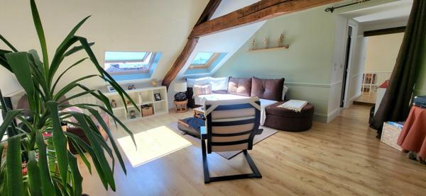 Rouen Préfecture : Bel Appt rénové "toit cathédrale" de 86 m² au 3e et dernier Etage ... 233 K€ FAI