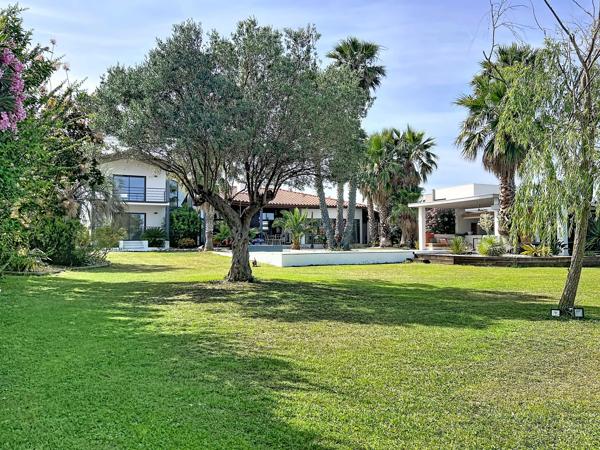 Propriété d’exception aux portes de Perpignan – 260 m² habitables sur 1 690 m² paysagés avec piscine, Pollestres
