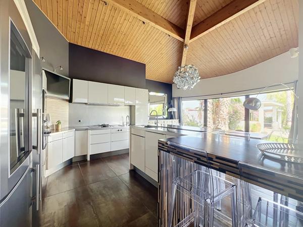 Propriété d’exception aux portes de Perpignan – 260 m² habitables sur 1 690 m² paysagés avec piscine, Pollestres