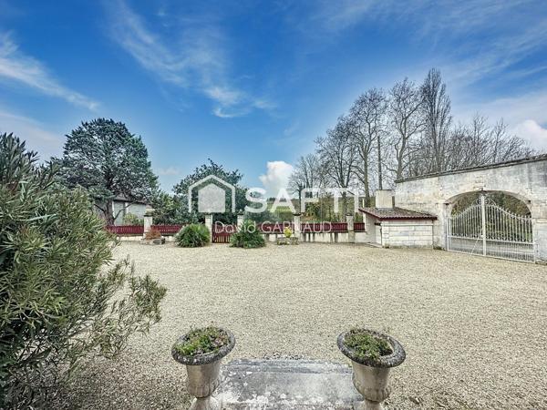 3 Maisons avec garages et nombreuses dépendances