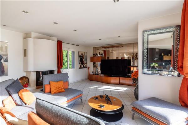 Maison à vendre |  Roquefort |  5 pièces | 140 m²