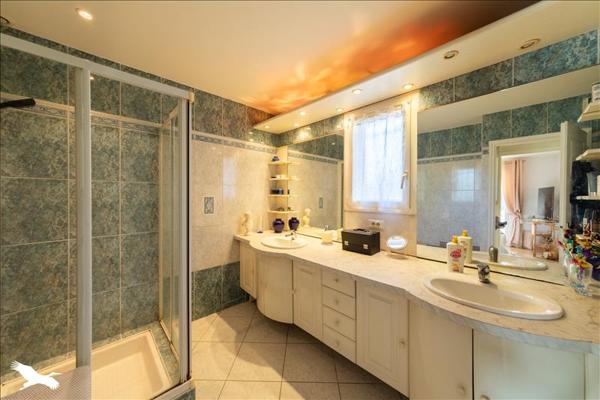 Maison à vendre |  Roquefort |  5 pièces | 140 m²