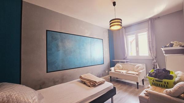 MAISON 86M² RENOVÉE 3 CHAMBRES GARAGE JARDIN