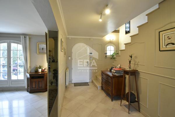 Maison Neauphle Le Chateau 7 pièce(s) 189.63 m2