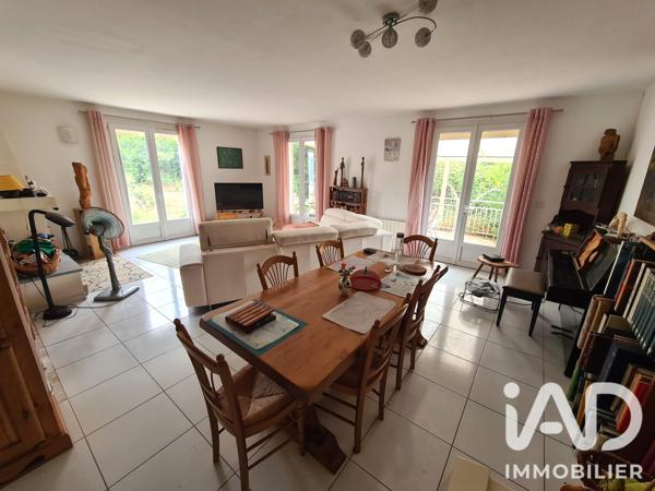 Maison à vendre 5 pièces 140 m² Saint-Jean-d'Angély