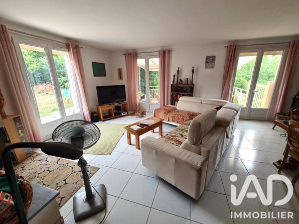 Maison à vendre 5 pièces 140 m² Saint-Jean-d'Angély