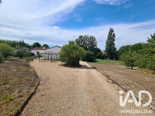Maison à vendre 5 pièces 140 m² Saint-Jean-d'Angély