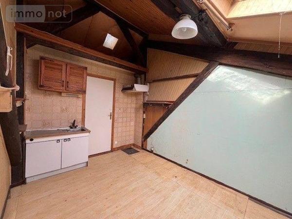 Appartement à rénover à vendre à Chambéry en Savoie (73000), ref : 73001-92   
Centre ville
