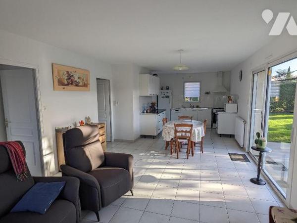 EXCLUSIVITÉ - LES HERBIERS - Plain-pied de 83 m² habitable en très bon état au calme d'un lotis...